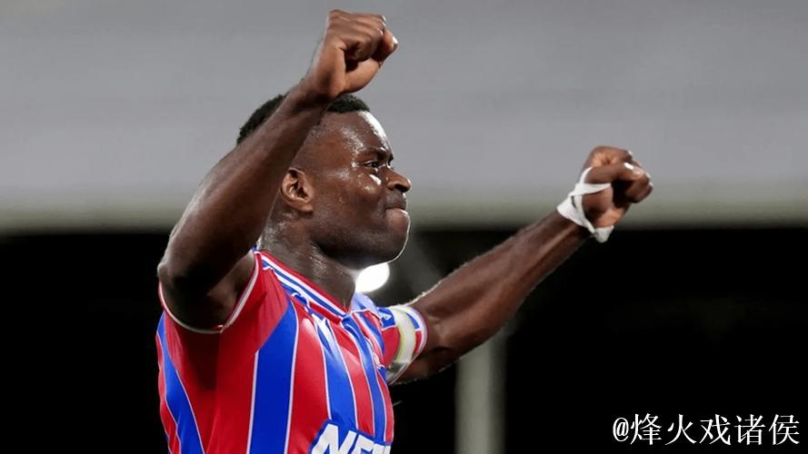 拜仁总经理埃贝尔将亲自洽谈格伊转会，球员合同2026年到期